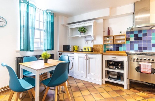 Kemptown House | Pebble Mews House - Sleeps 6 to 8 Guests