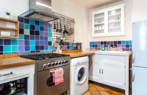 Kemptown House | Pebble Mews House - Sleeps 6 to 8 Guests