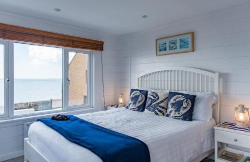 Folkestone House | Pebbles by Bloom Stays