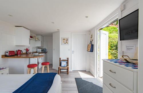 Folkestone House | Pebbles by Bloom Stays