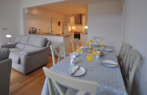 Bridport House | Pebbles