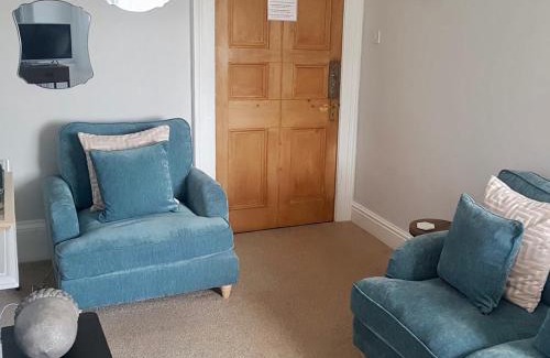 Lynton Apartment | Pebbles