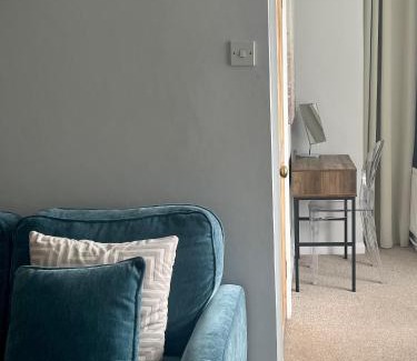 Lynton Apartment | Pebbles