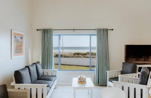 Paternoster Apartment | Pebbles