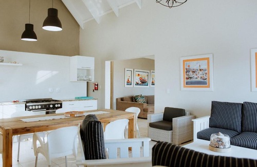 Paternoster Apartment | Pebbles