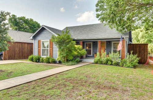 Frisco Original Donation House | Pecan Blue Frisco Home with Private Yard and Hot Tub
