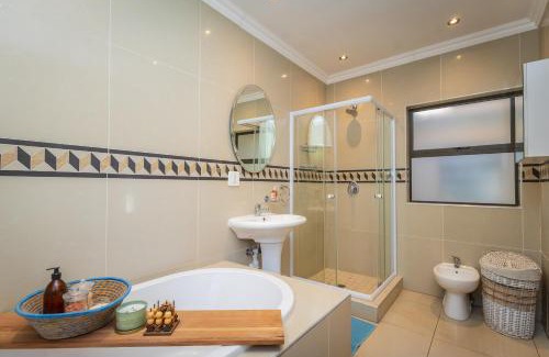 Hartbeespoort House | Pecanwood Retreat