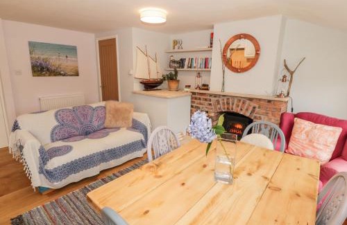 Moelfre House | Pedlars Pack