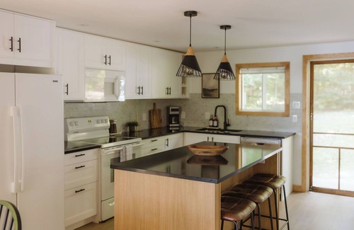 Dysart et al House | Peekaboo Cabin - 6 people