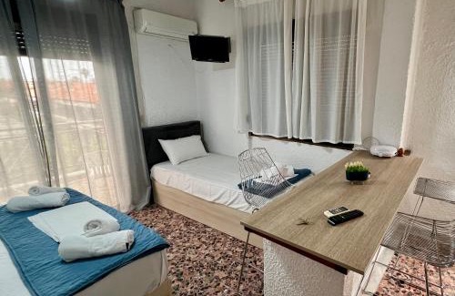Pefkochori Hotel | PELEKAN rooms and apartments Athina 34