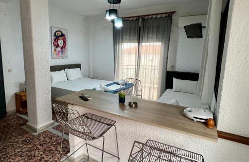 Pefkochori Hotel | PELEKAN rooms and apartments Athina 34