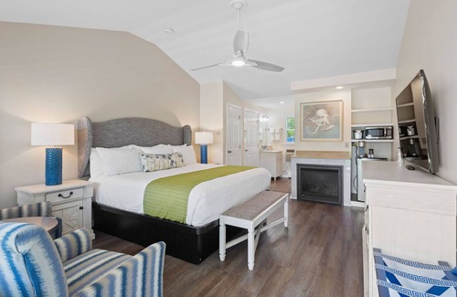 West Harwich Hotel | Pelham on Earle