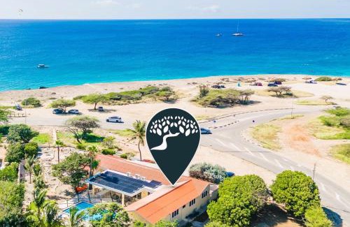 Malmok Villa | Pelican Beach House by Bocobay Seafront LUX 4BD