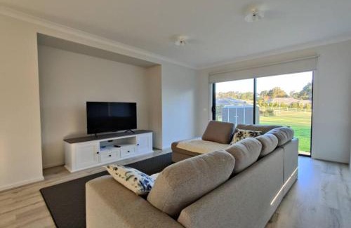 Metung House | Pelican Cliff