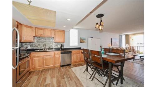 Indian Rocks Beach House | Pelican Cove #301