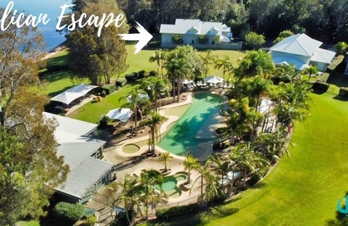 Cams Wharf House | Pelican Escape -Spacious, relaxing waterfront home