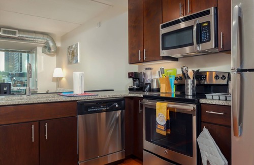 Center City West Apartment | Pelican Fully Furnished Apartments