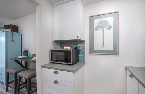 Sarasota Condo | Pelican Gardens Studio 3 on Lido Key