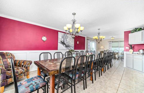 Sandbridge House | Pelican Haven