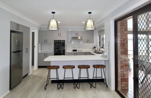 Erowal Bay House | Pelican Hut - Pet Friendly