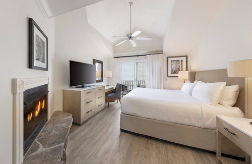 San Simeon Hotel | Pelican Inn & Suites
