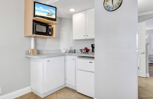 Clearwater Beach Hotel | Pelican Pointe Clearwater Beach Hotel
