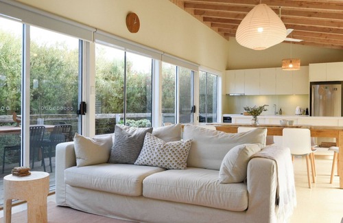 Waterhouse House | PELICAN SHED. Beautiful coastal beach house, a short walk to beach.