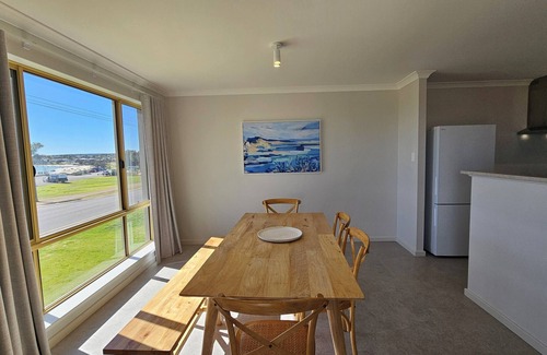 Kalbarri Villa | Pelican Shore Villa 3A- Kalbarri, WA