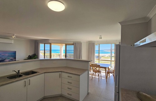 Kalbarri Villa | Pelican Shore Villa 3A- Kalbarri, WA