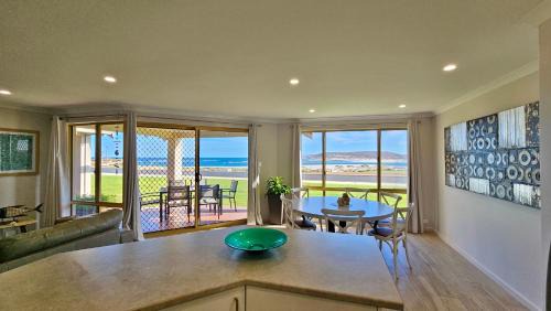Kalbarri Apartment | Pelican Shore Villa 5 - Kalbarri WA