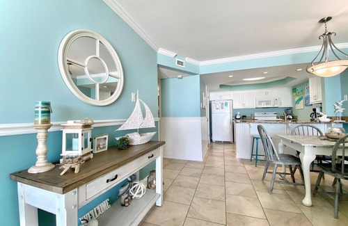 Holiday Beach Condo | Pelican Walk 504- Free Beach Chairs Gulf Front!