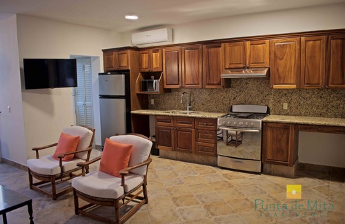 Emiliano Zapata Apartment | "Pelicano", One Bedroom Apartment. You can walk to Beach and Restaurants.