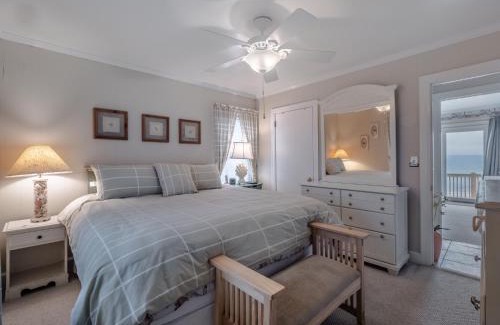 Surf City House | Pelicans Bill