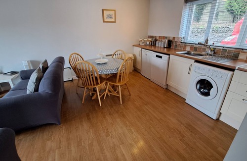 St. Mawes Cottage | Pelyn - an apartment that sleeps 2 guests in 1 bedroom