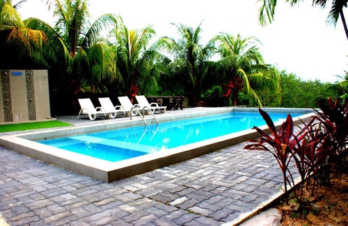 Chenek Kura House | Pemandangan Indah Guest House - Look Out Point Villa-