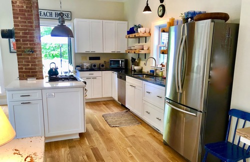 Pemaquid Cottage | Pemaquid Harbor renovated Victorian 3B/2B-Tennis Court-Pets-Golf & Beach nearby