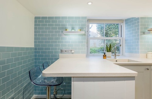 Langton Matravers Cottage | Pembroke Cottage - gorgeous Purbeck stone cottage with open fire