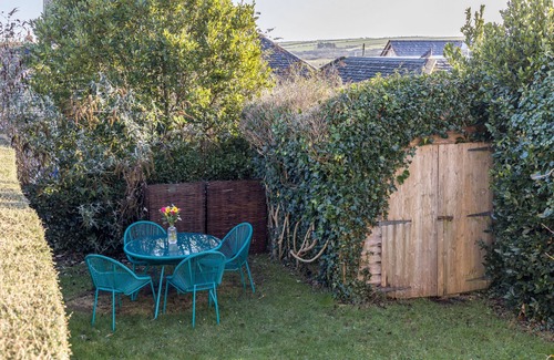 Langton Matravers Cottage | Pembroke Cottage - gorgeous Purbeck stone cottage with open fire