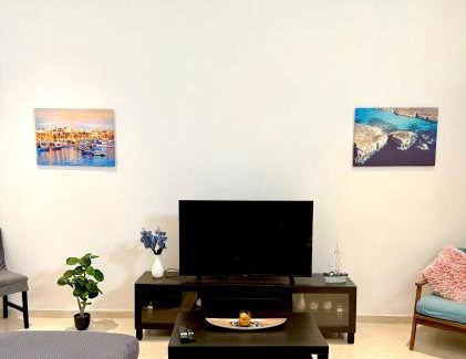 St. Andrew's Apartment | Pembroke Parkside Maisonette