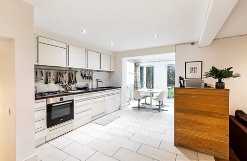 Junction Apartment | PEMG