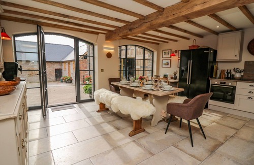 Brecon Cottage | PEN BONT HOME FARM, pet friendly, with open fire in Builth Wells
