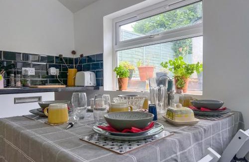 Hirwaun House | Pen Bryn - Uk48348