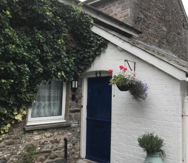 Builth Wells House | Pen y Crug Cottage