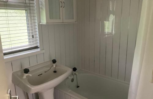 Bont Newydd Apartment | PEN-Y-FAN HOLIDAY CABIN - GLAN GWNA HOLIDAY PARK SNOWDONIA
