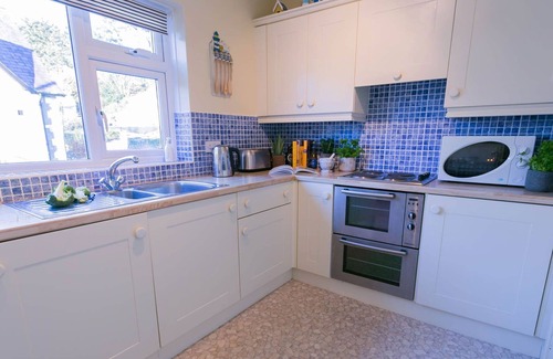 Llanbedrog Cottage | Pencoed - a coastal that sleeps 5 guests in 3 bedrooms