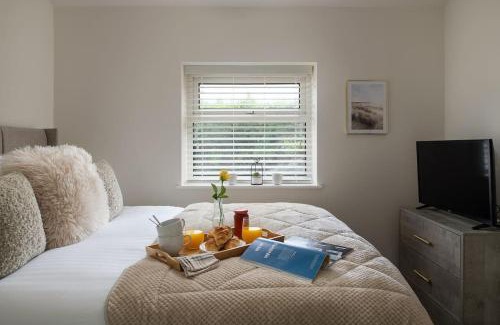 Amlwch House | Pencraig Cottage Indoor Hot Tub