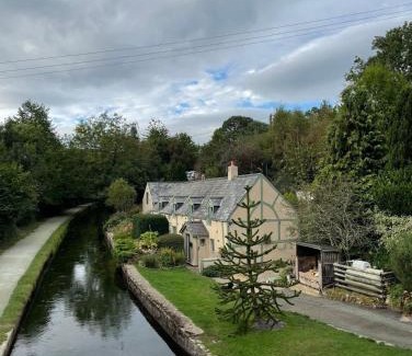 Llangollen House | Penddol Cottage Llangollen