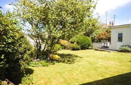 Wadebridge Cottage | PENDEEN, family friendly, country holiday cottage in Wadebridge