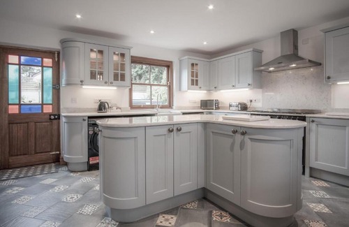 Amroth House | Pendeilo Villa - 5 Bedroom Holiday Home - Amroth