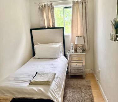 Peterborough House | Pendleton Valley